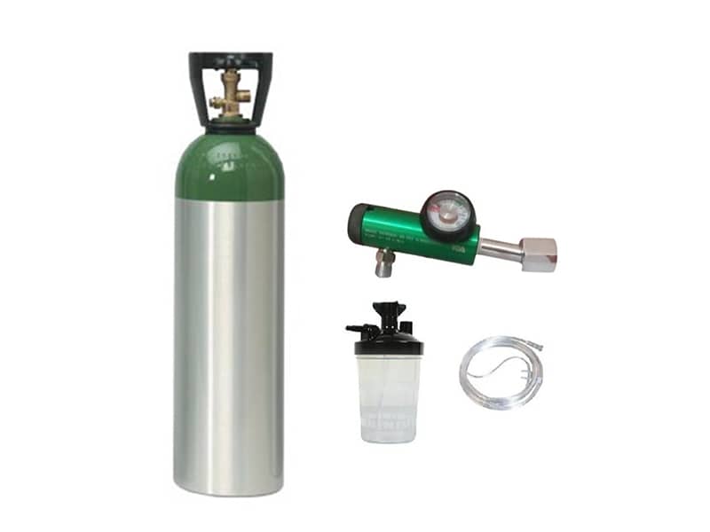 Tanques de oxígeno y reguladores